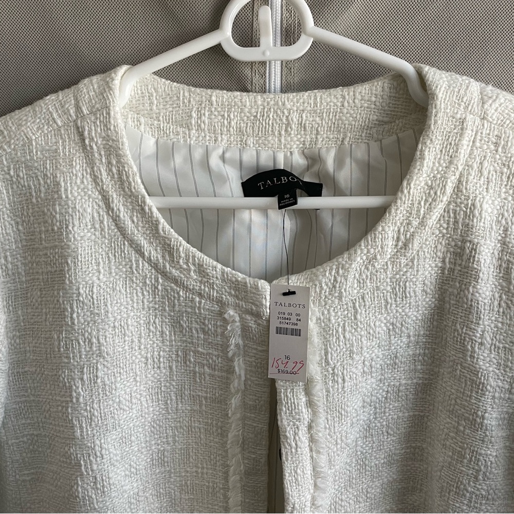 Talbots NWT white blazer.  Stunning sleeve.